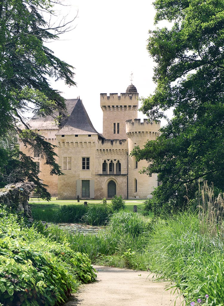 Allee-Parc-Chateau-de-Campagne-Dordogne