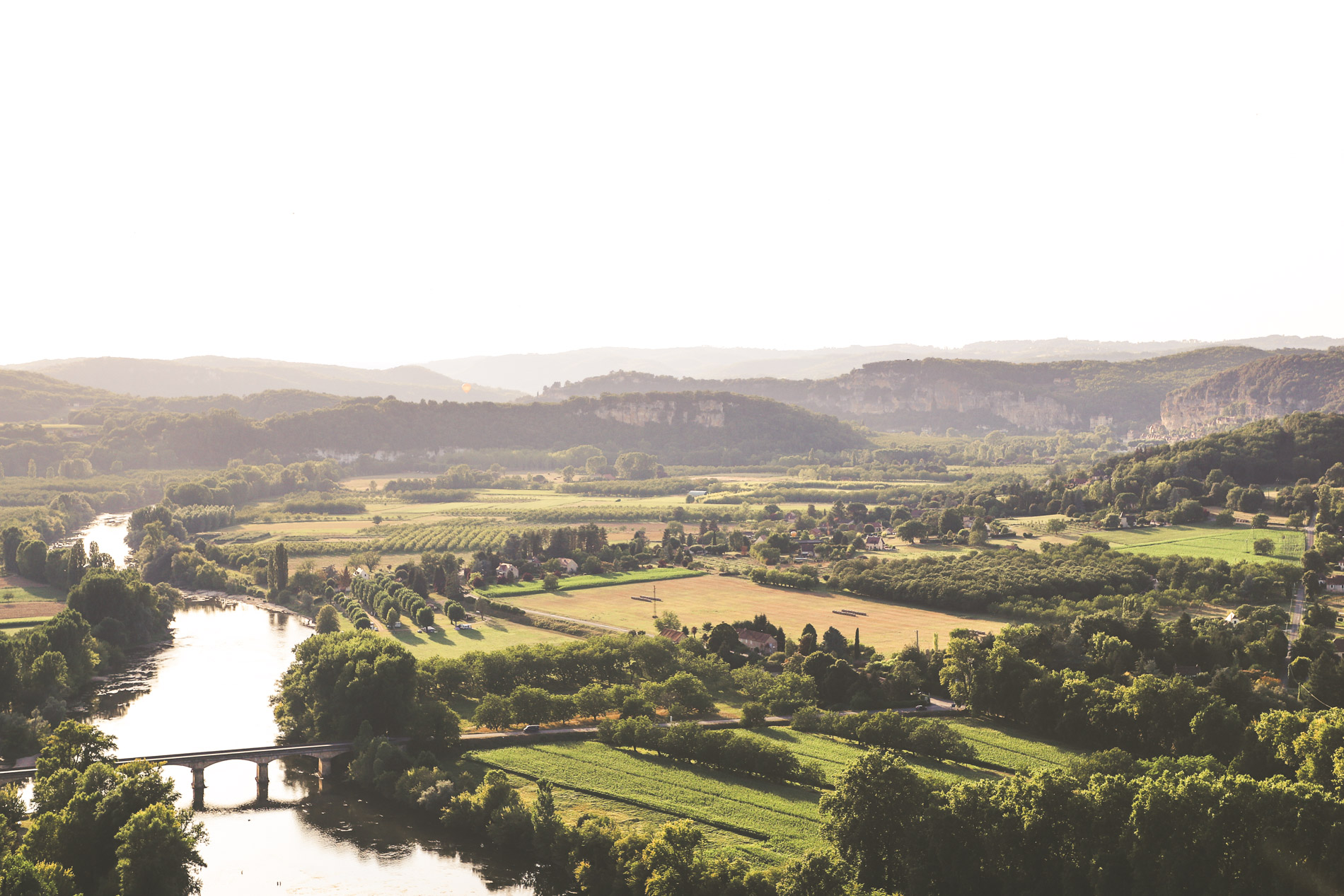 Vue-sur-La-Vallee-de-la-Dordogne-depuis-Domme