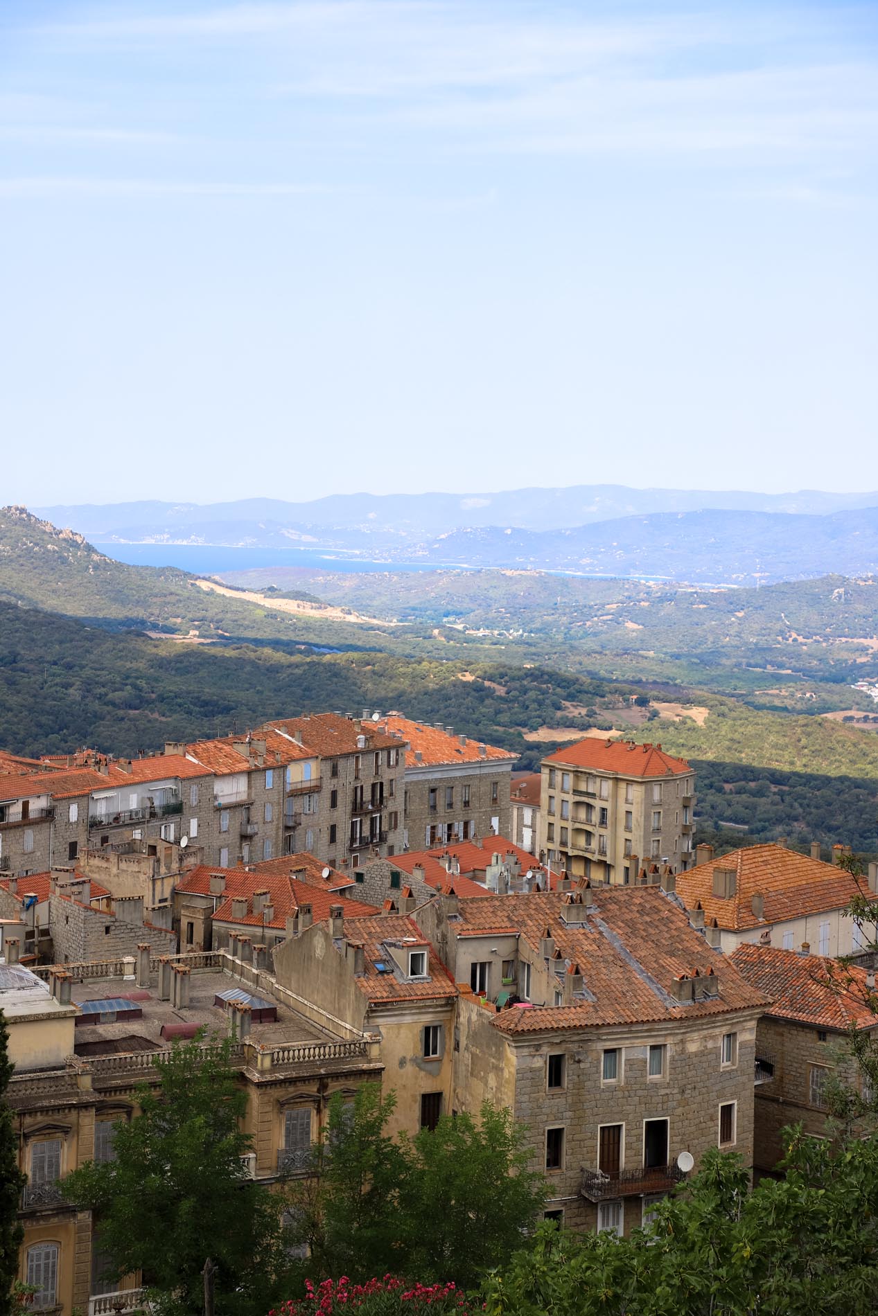 Vue sur Sartene en Corse