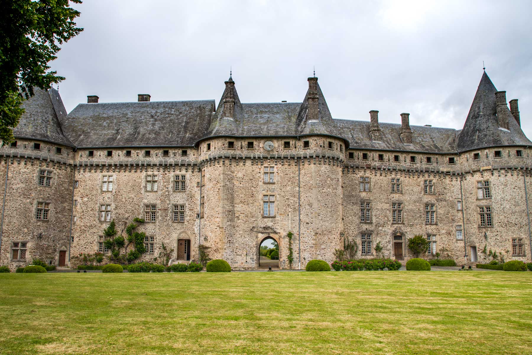 visiter-pompadour-en-correze