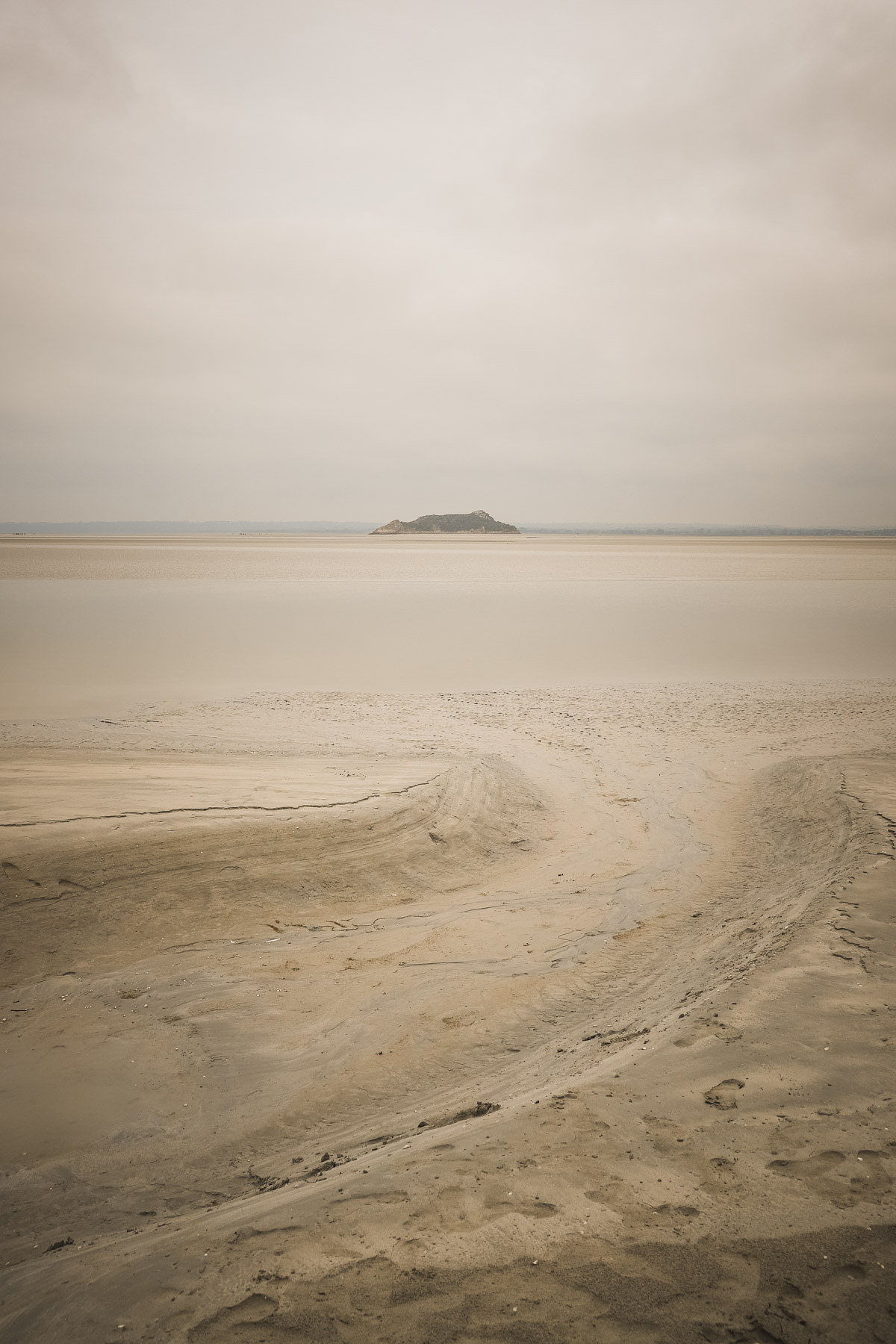 vue-sur-tombelaine-depuis-mont-saint-michel