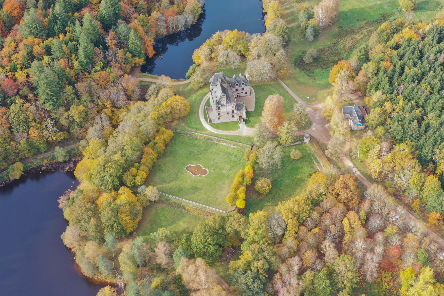 micro-aventure-chateau-en-correze-france