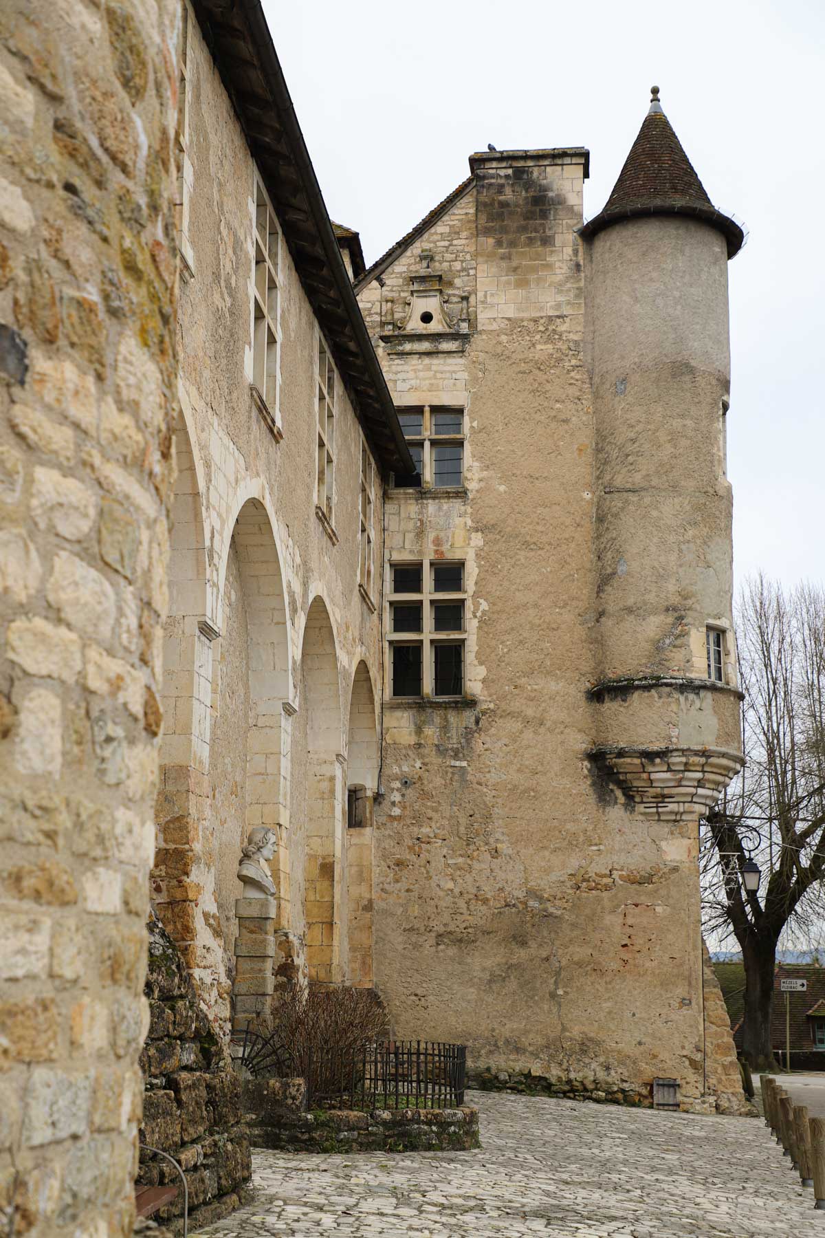 chateau-des-doyens-lot-occitanie