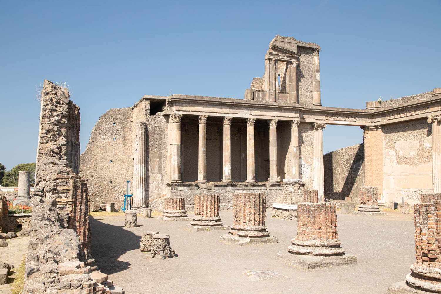 La-basilique-de-pompei-en-italie-campanie