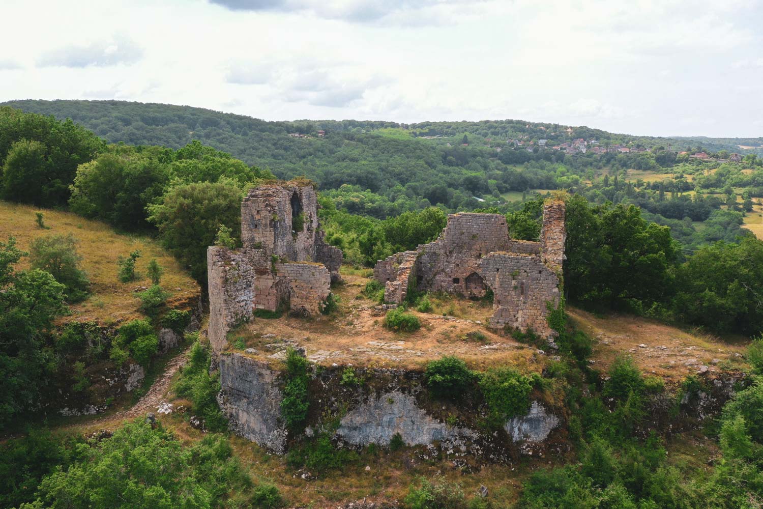 les-ruines-de-taillefer-gintrac-lot