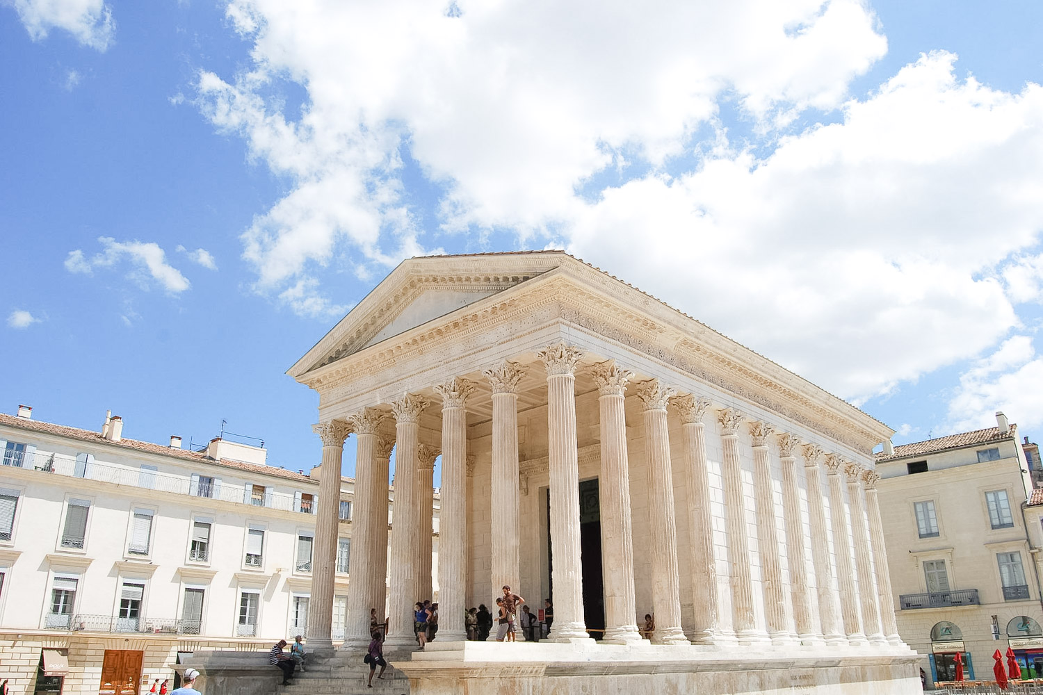 nimes-dans-la-sud-de-la-france