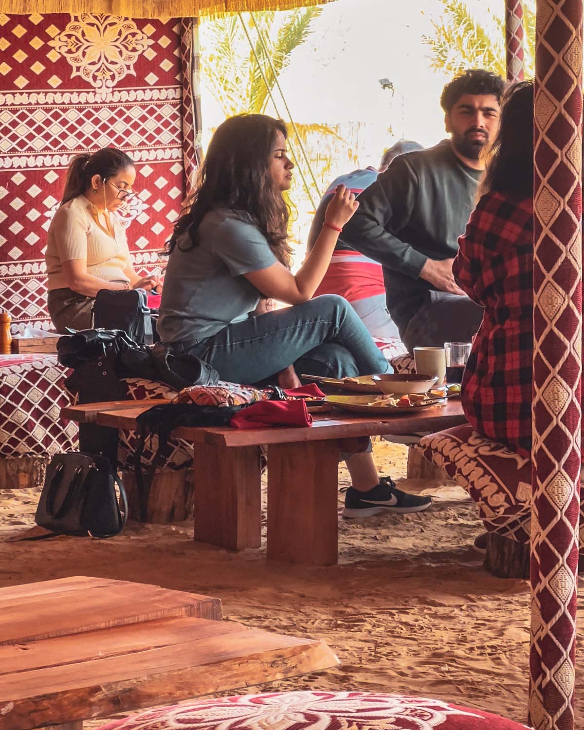 petit-dejeuner-camp-de-bedouins-dubai