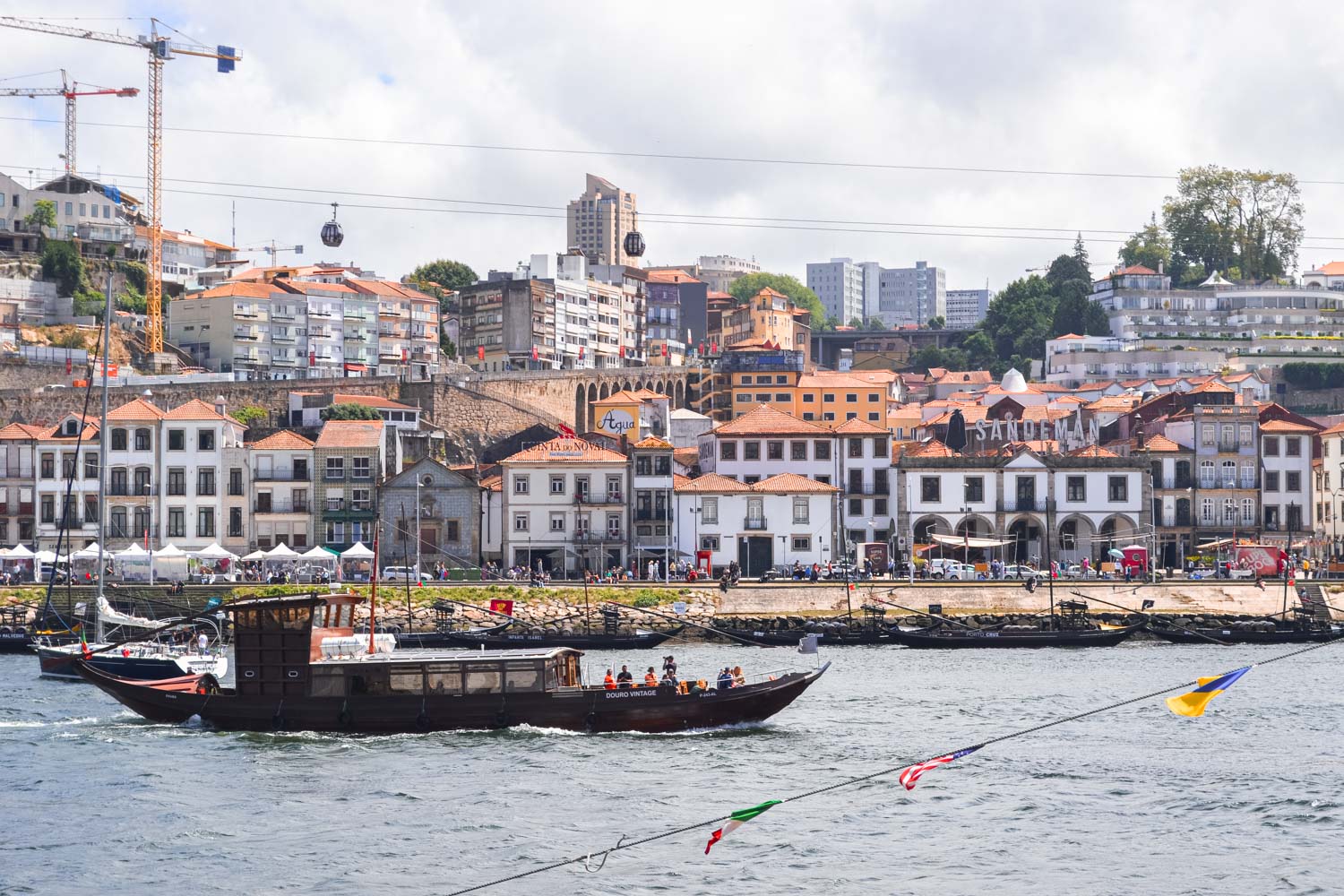 bateaux-rabelos-au-Quai-de-Ribeira