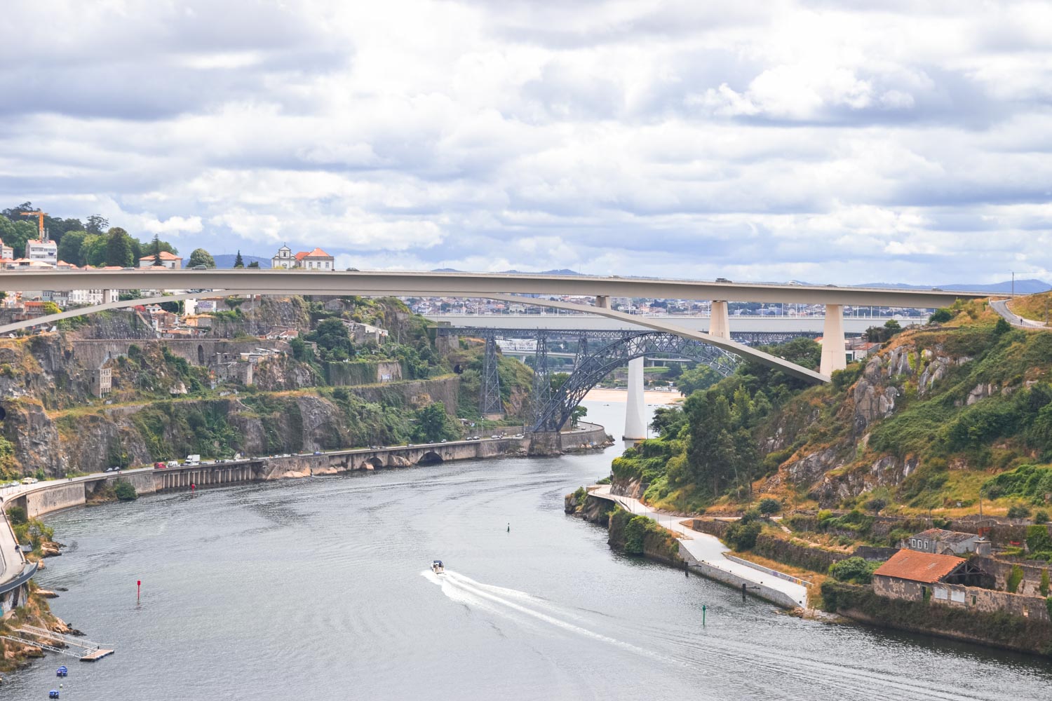 croisiere-des-Six-Ponts-depuis-le-Quai-de-Ribeira