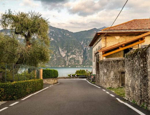 lac-majeur-ou-lac-de-come-en-italie