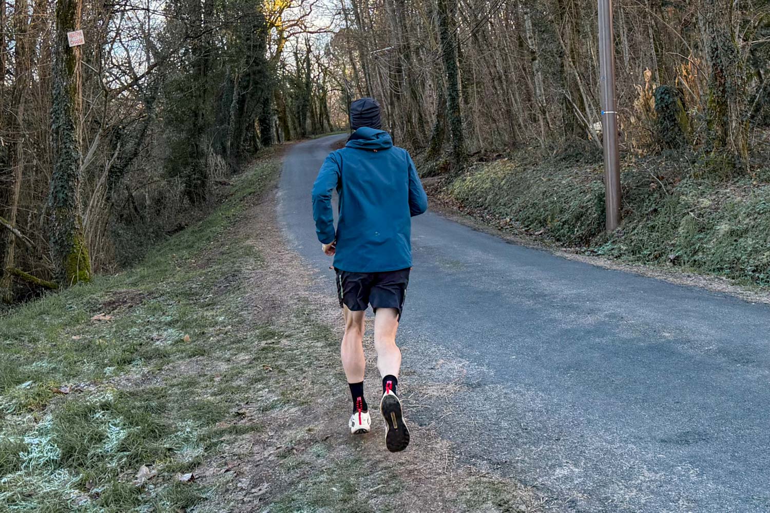 Veste ASICS Fujitrail Elite Waterproof vue de dos