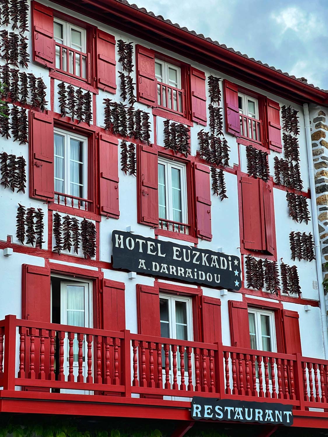 piment-facade-pays-basque