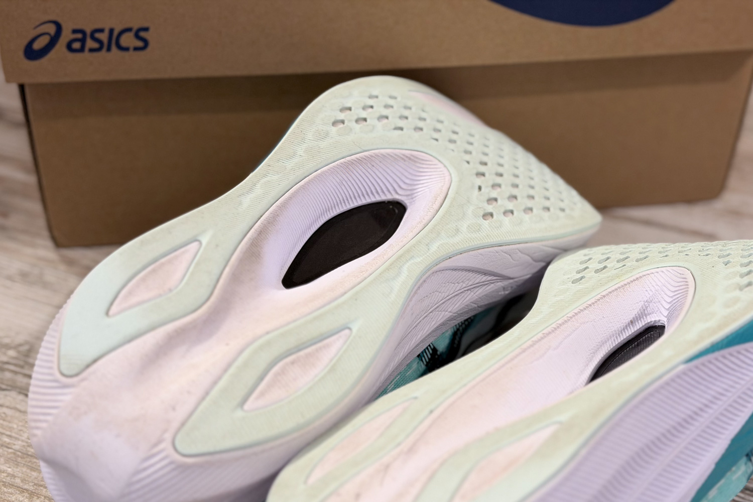 semelle-exterieure-asics-magic-speed-4-caoutchouc-ASICSGRIP