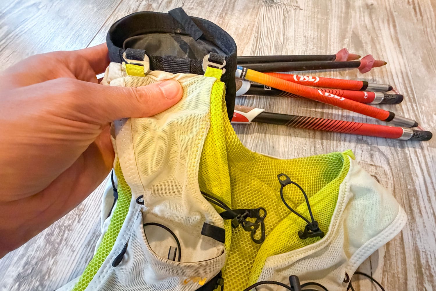 La zone de fixation du carquois Salomon ADV Skin 12