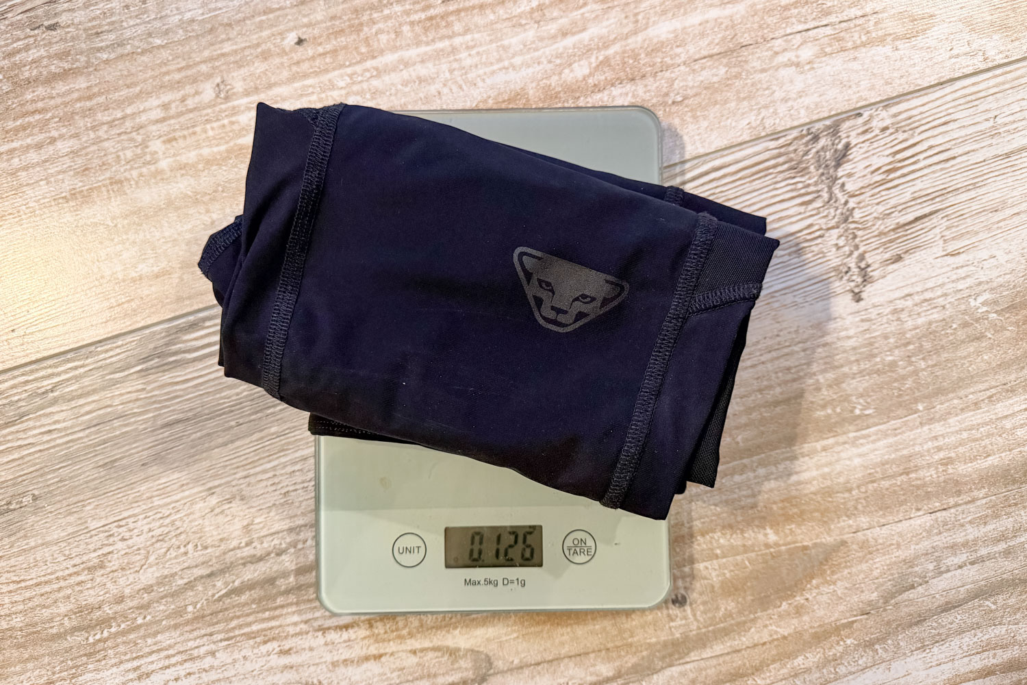 poids-du-cuissard-marathon-dynafit Le cuissard court Dynafit pèse seulement 126g sur ma balance