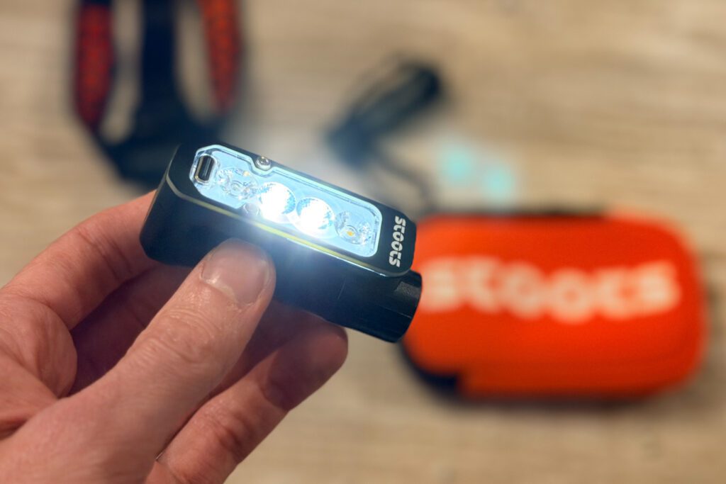 Détail des LED et du bloc optique de la Stoots Hekla 3 pour un éclairage de 1200 lumens.