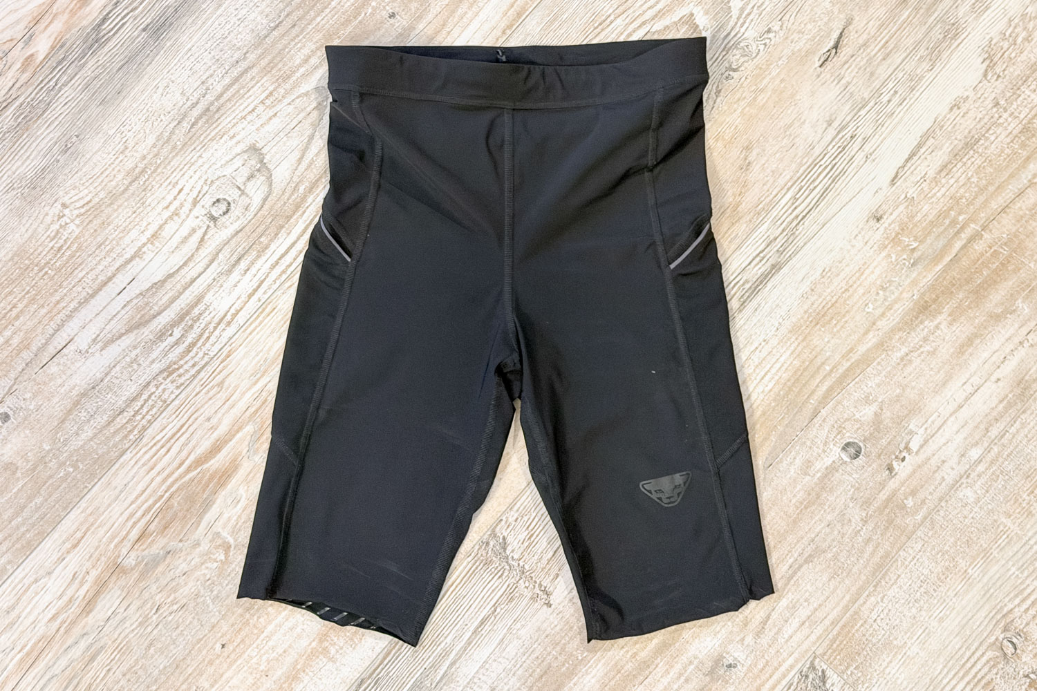 vue-dessus-cuissard-court-dynafit Le cuissard court Dynafit vue de dessus