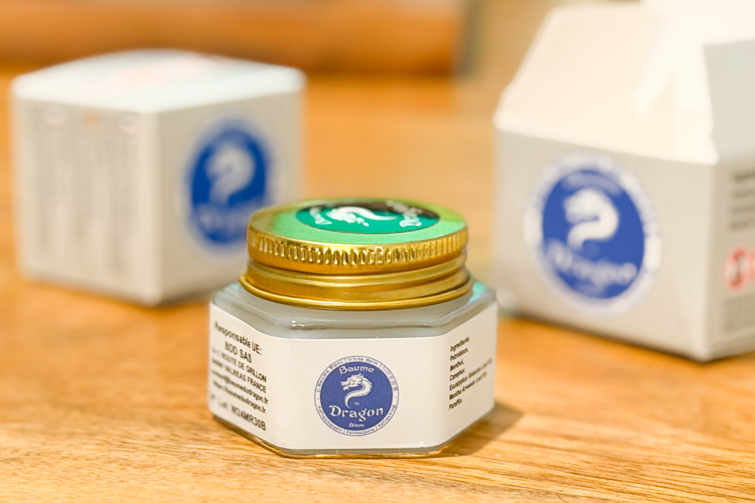 baume-du-dragon-blanc-pot Le baume du Dragon est conditionné dans un pot en verre
