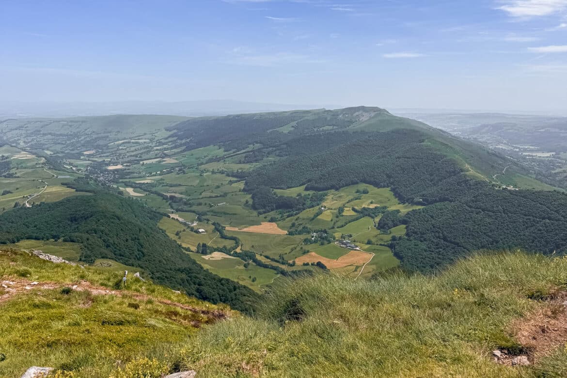 faire-randonnee-dans-le-cantal