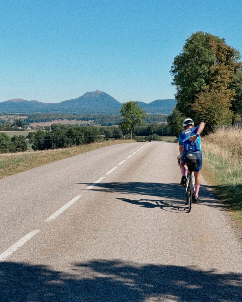 vue-sur-le-puy-de-dome-a-velo